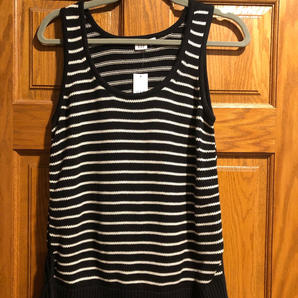 Gap knit top BNWT size small